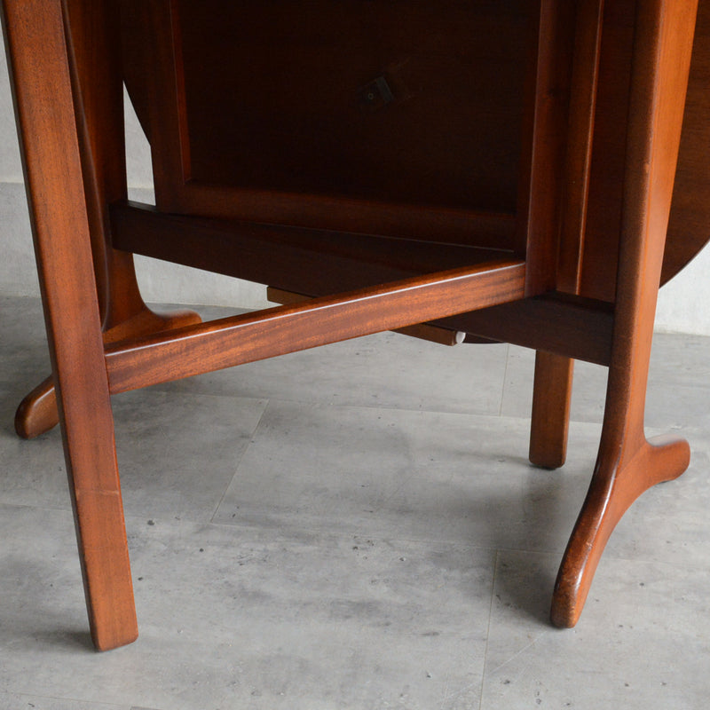 Sutcliffe サトクリフ チーク ゲートレッグテーブル 　(オーバル）