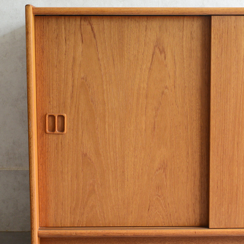 デンマーク ヴィンテージ　チーク キャビネット01