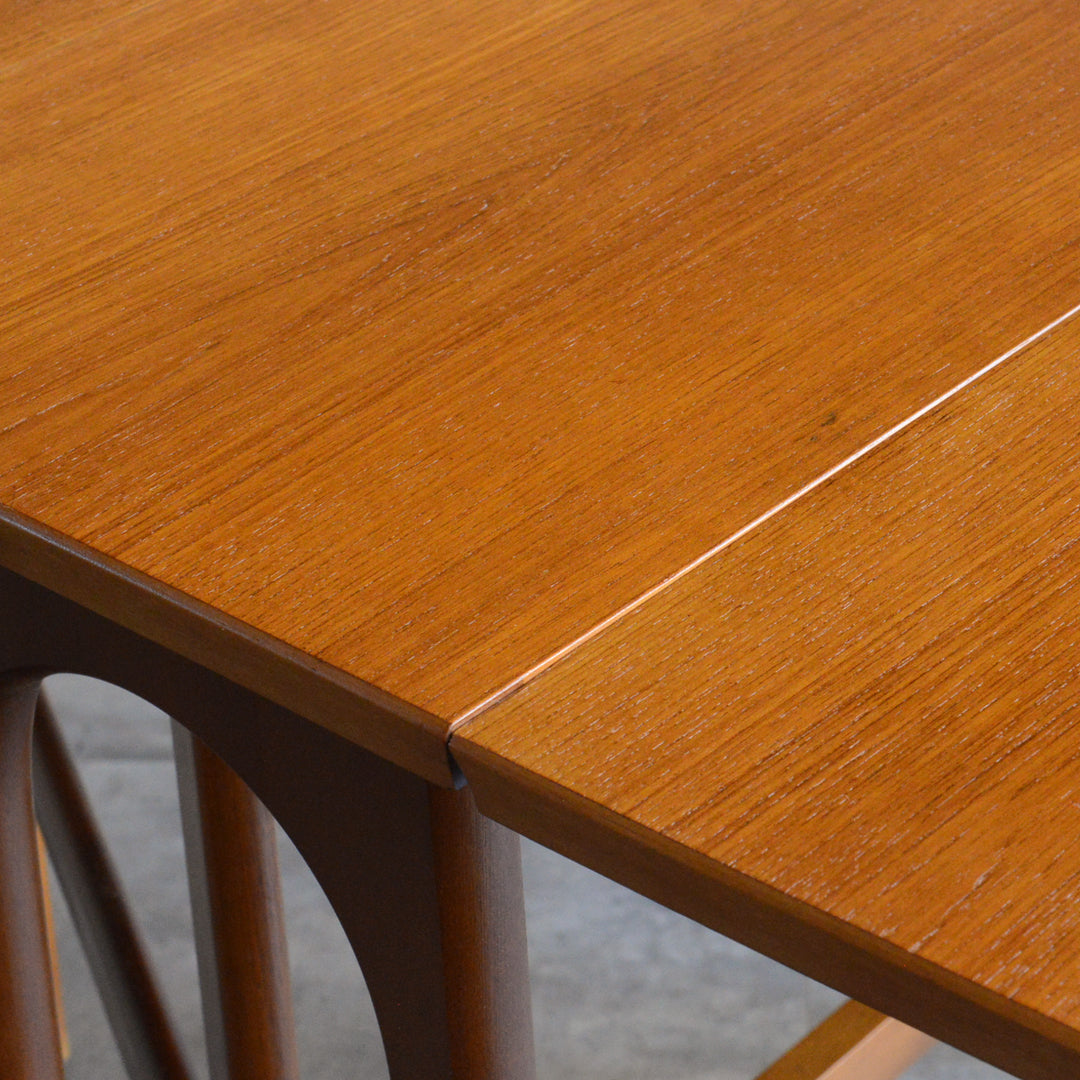 ミッドセンチュリー ヴィンテージ　ゲートレッグダイニングテーブル51 (レクタングル・天板剝離再塗装済）