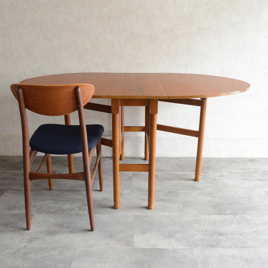 ミッドセンチュリー　ゲートレッグダイニングテーブル53  (オーバル）