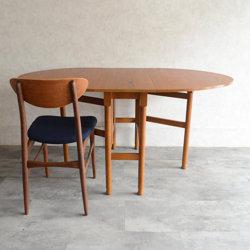 ミッドセンチュリー　ゲートレッグダイニングテーブル  (オーバル）