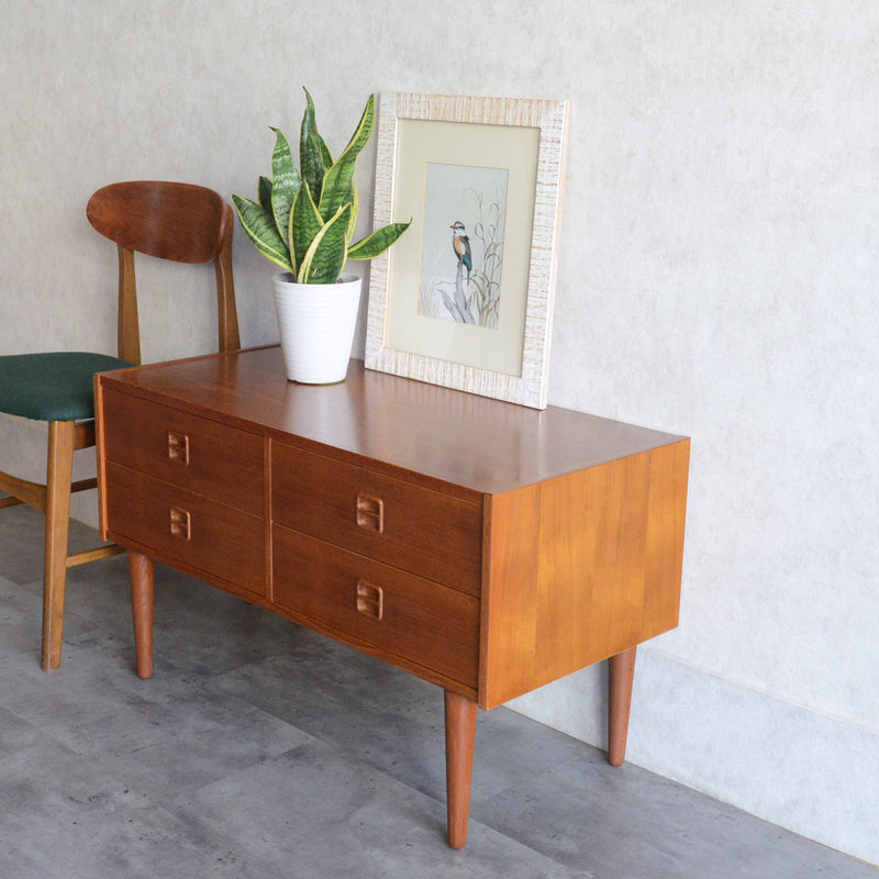 デンマーク ヴィンテージ  チーク２段ローチェスト