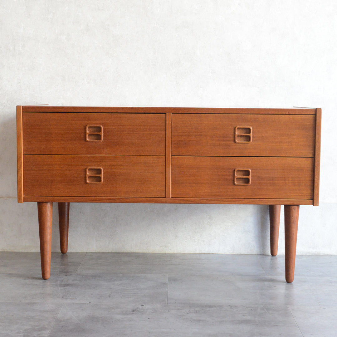 デンマーク ヴィンテージ  チーク２段ローチェスト