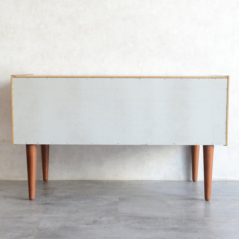 デンマーク ヴィンテージ  チーク２段ローチェスト