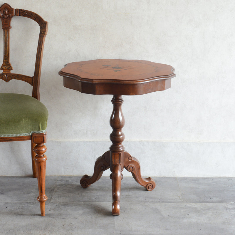 クラシック  ワインテーブル (トリポッド）35