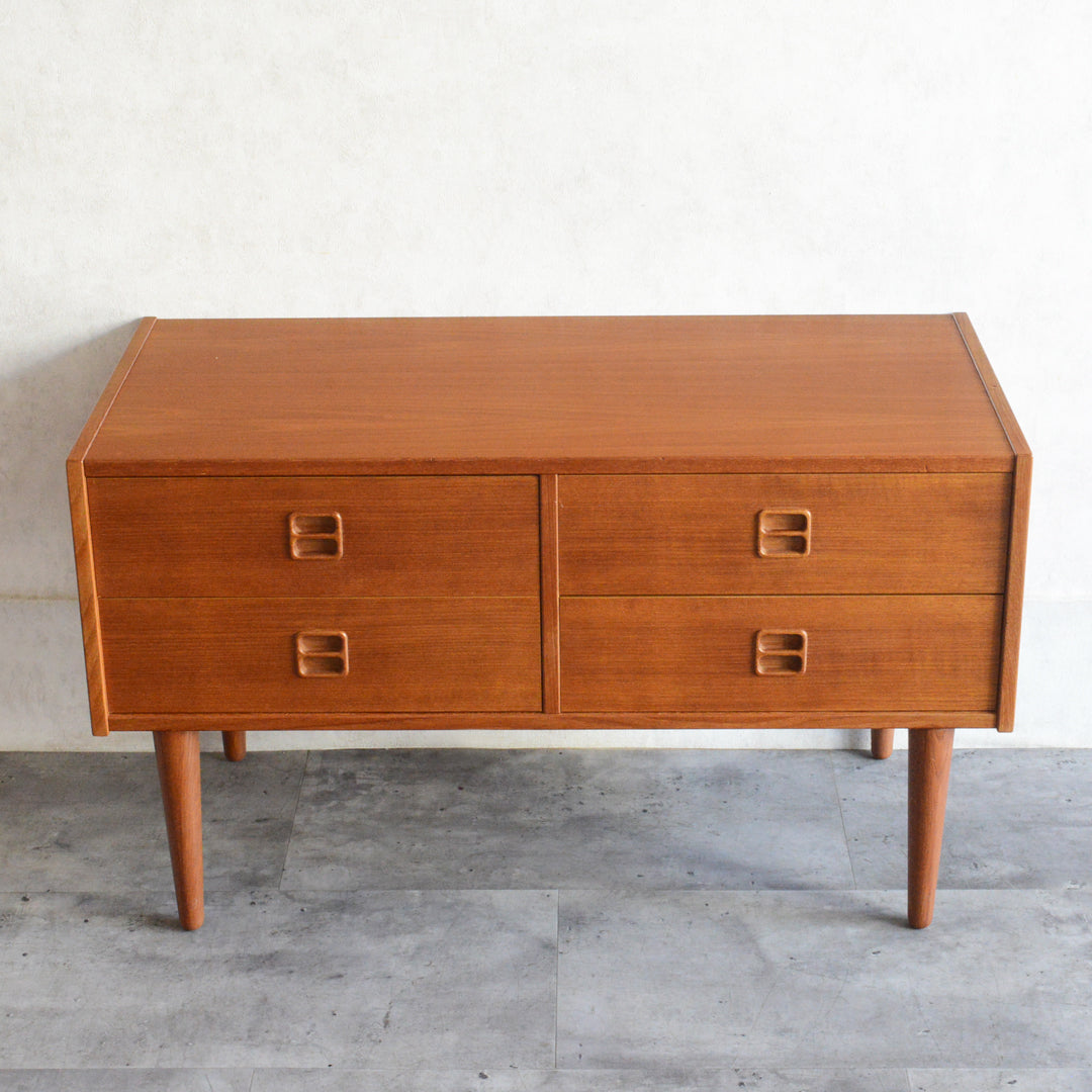 デンマーク ヴィンテージ  チーク２段ローチェスト