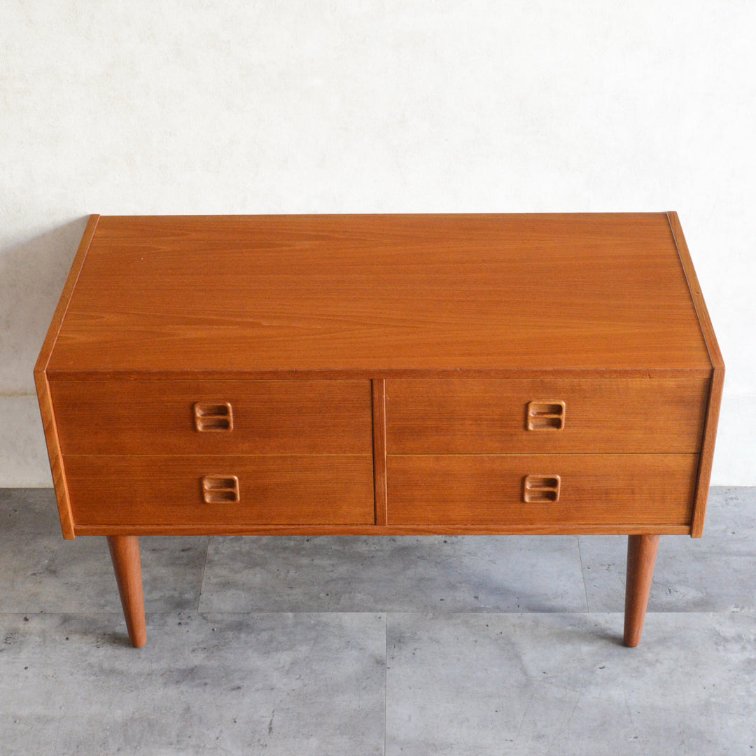 デンマーク ヴィンテージ  チーク２段ローチェスト