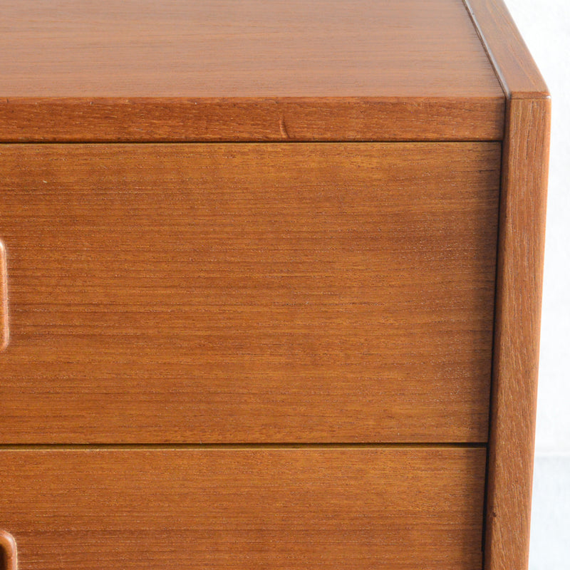 デンマーク ヴィンテージ  チーク２段ローチェスト