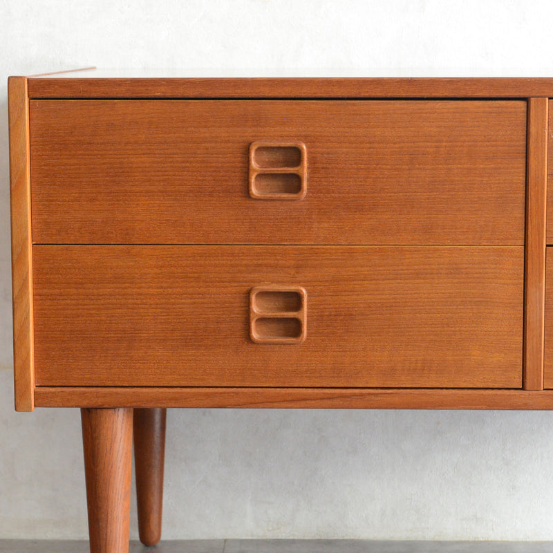 デンマーク ヴィンテージ  チーク２段ローチェスト