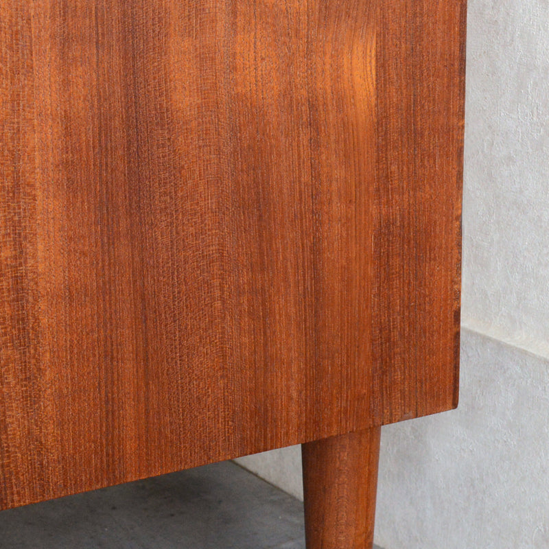 デンマーク ヴィンテージ  チーク３段チェスト5-110