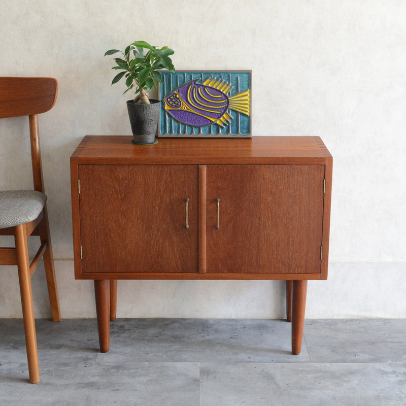 デンマークヴィンテージ  チーク スモールキャビネット P-9