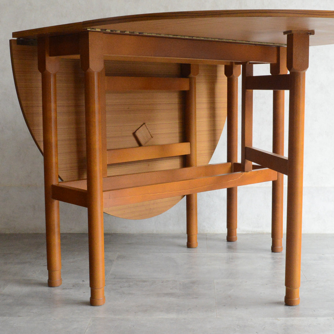 ミッドセンチュリー　ゲートレッグダイニングテーブル  (オーバル）