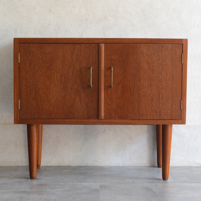 デンマークヴィンテージ  チーク スモールキャビネット P-9