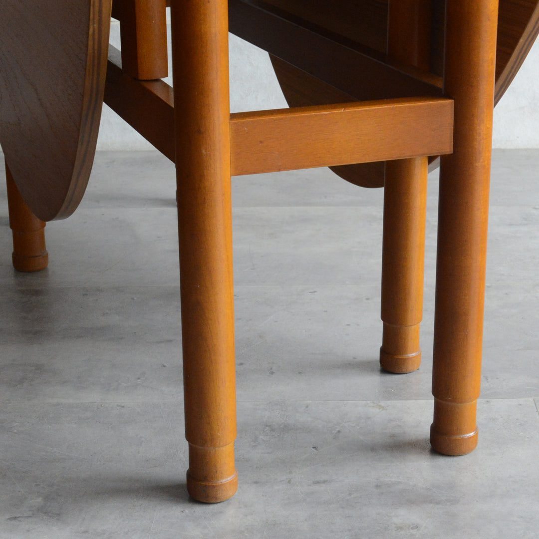 ミッドセンチュリー　ゲートレッグダイニングテーブル  (オーバル）