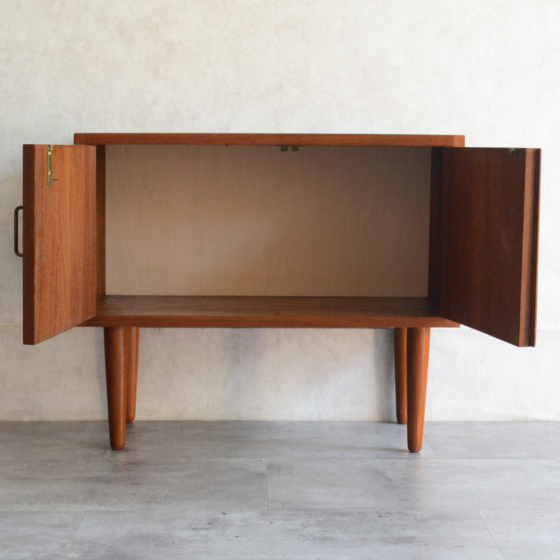 デンマークヴィンテージ  チーク スモールキャビネット P-9