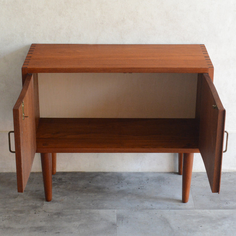 デンマークヴィンテージ  チーク スモールキャビネット P-9