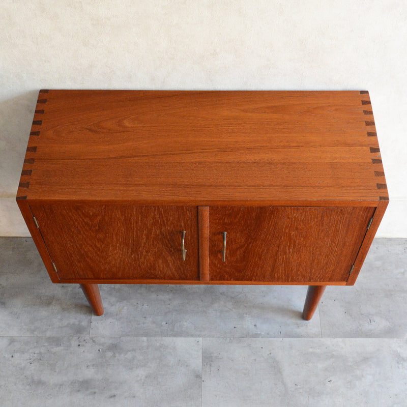 デンマークヴィンテージ  チーク スモールキャビネット P-9