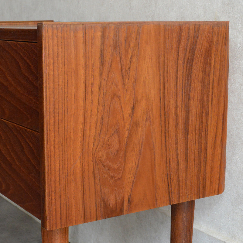 デンマーク ヴィンテージ チーク２段チェスト　5-132