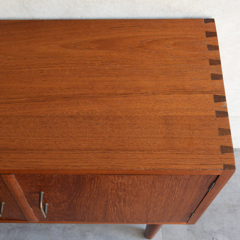 デンマークヴィンテージ  チーク スモールキャビネット P-9