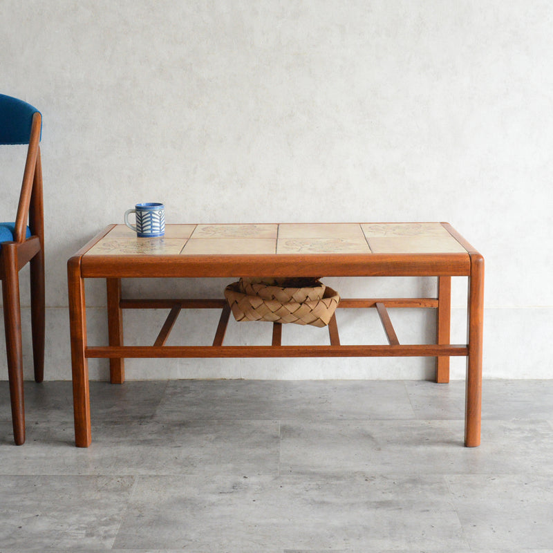 デンマーク ヴィンテージ　タイルトップローテーブル41(棚付）