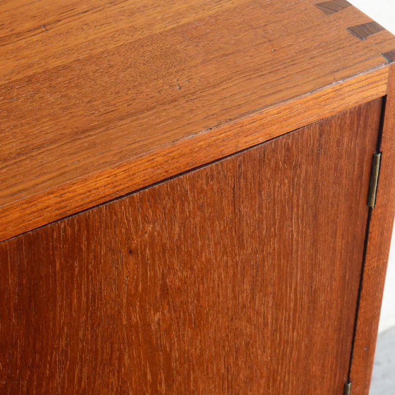 デンマークヴィンテージ  チーク スモールキャビネット P-9