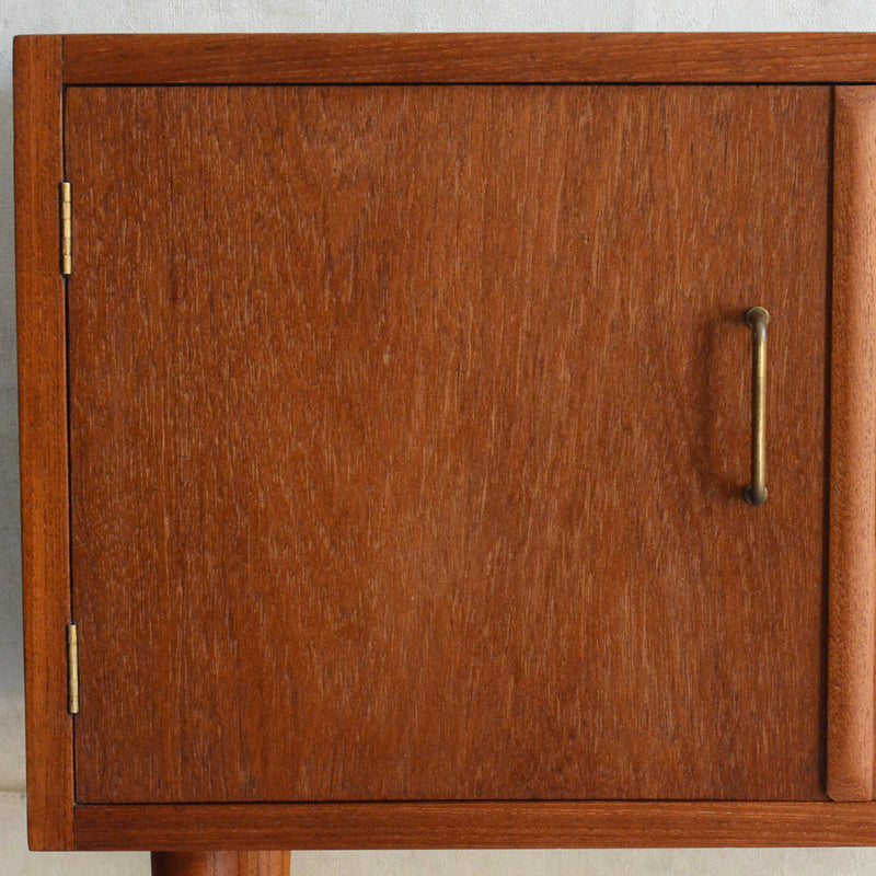 デンマークヴィンテージ  チーク スモールキャビネット P-9