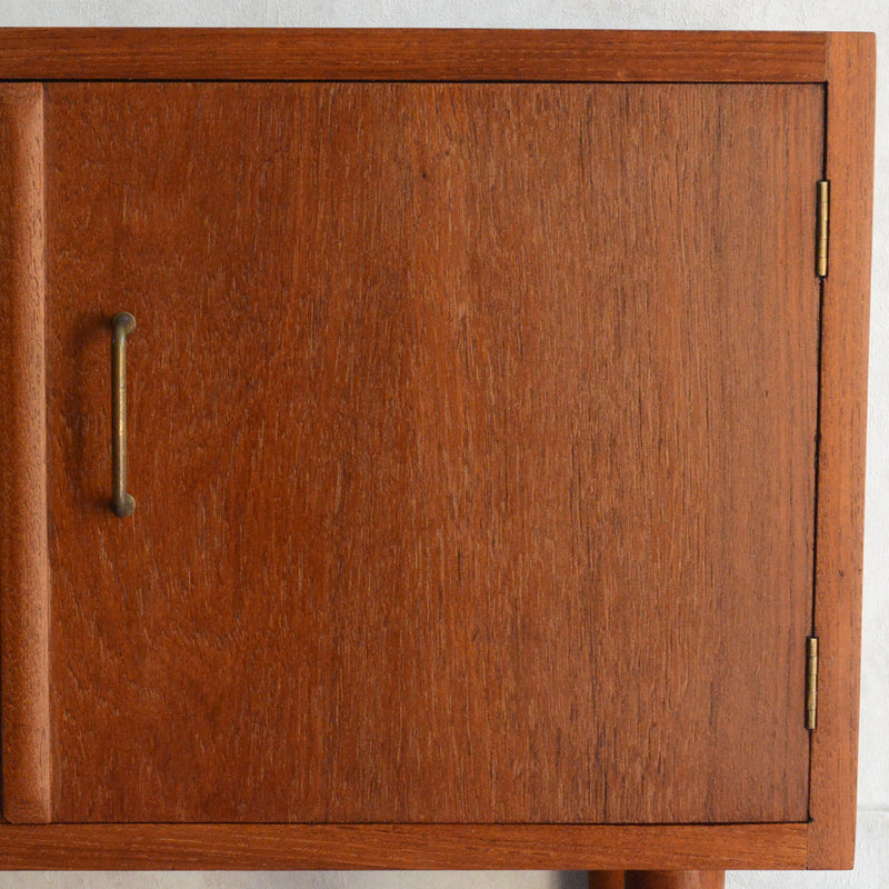 デンマークヴィンテージ  チーク スモールキャビネット P-9