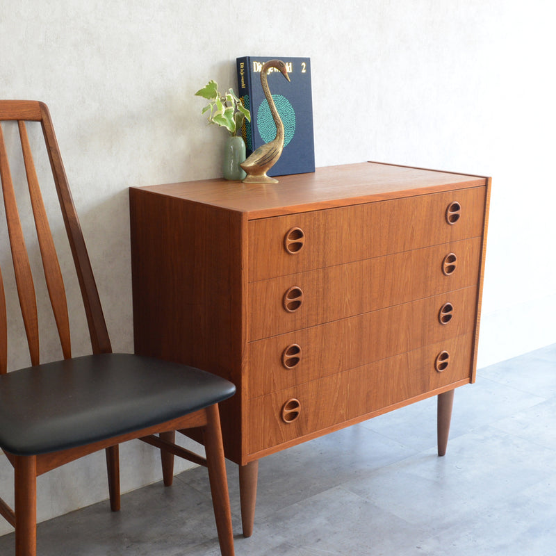 デンマーク ヴィンテージ  チーク4段チェスト 5-33　