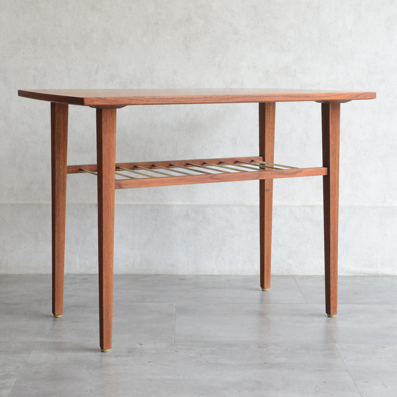 デンマークヴィンテージ　チーク サイドテーブル(棚付き）5-155