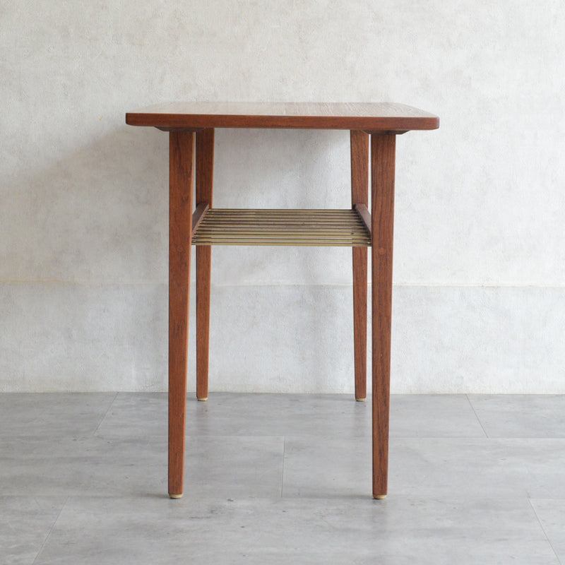 デンマークヴィンテージ　チーク サイドテーブル(棚付き）5-155