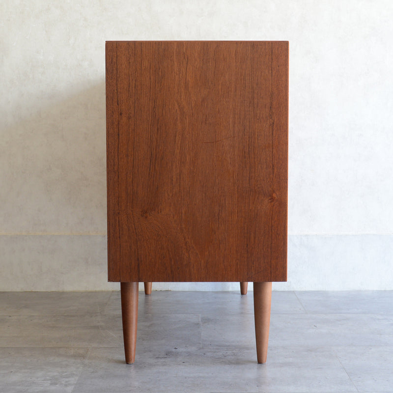 デンマーク ヴィンテージ  チーク4段チェスト 5-33　