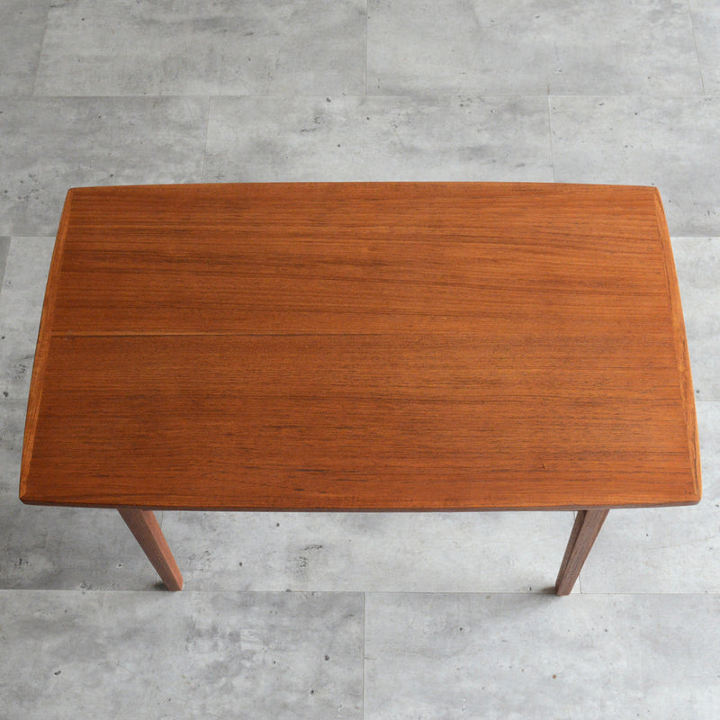 デンマークヴィンテージ　チーク サイドテーブル(棚付き）5-155