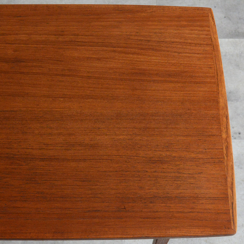 デンマークヴィンテージ　チーク サイドテーブル(棚付き）5-155