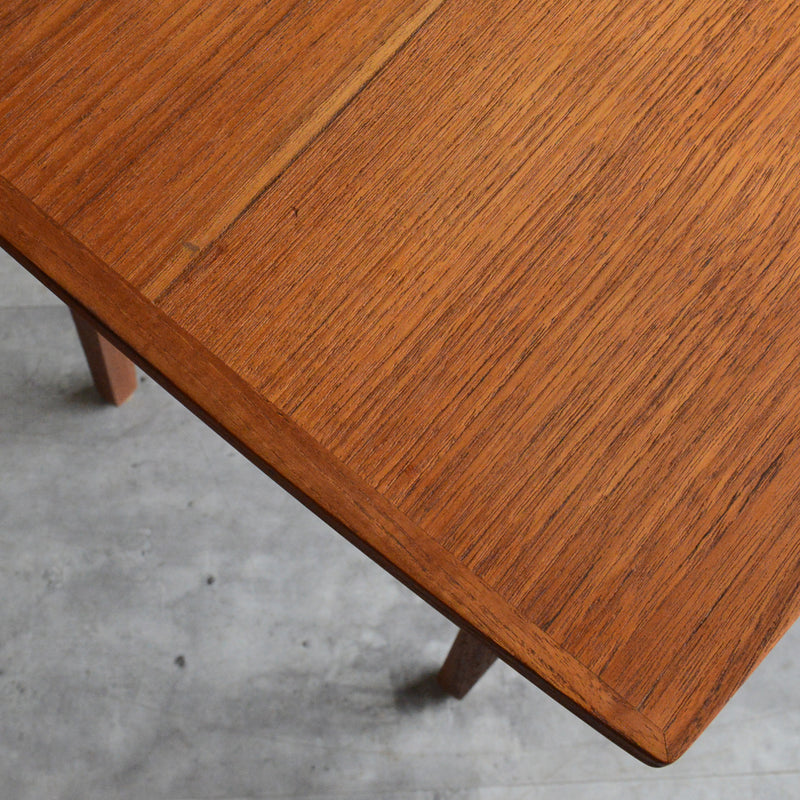 デンマークヴィンテージ　チーク サイドテーブル(棚付き）5-155