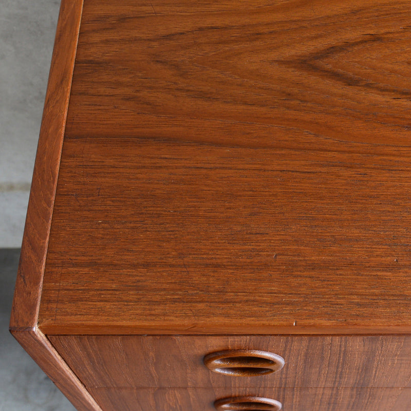 デンマーク ヴィンテージ  チーク4段チェスト 5-33　