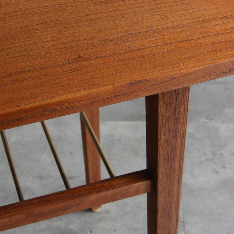 デンマークヴィンテージ　チーク サイドテーブル(棚付き）5-155