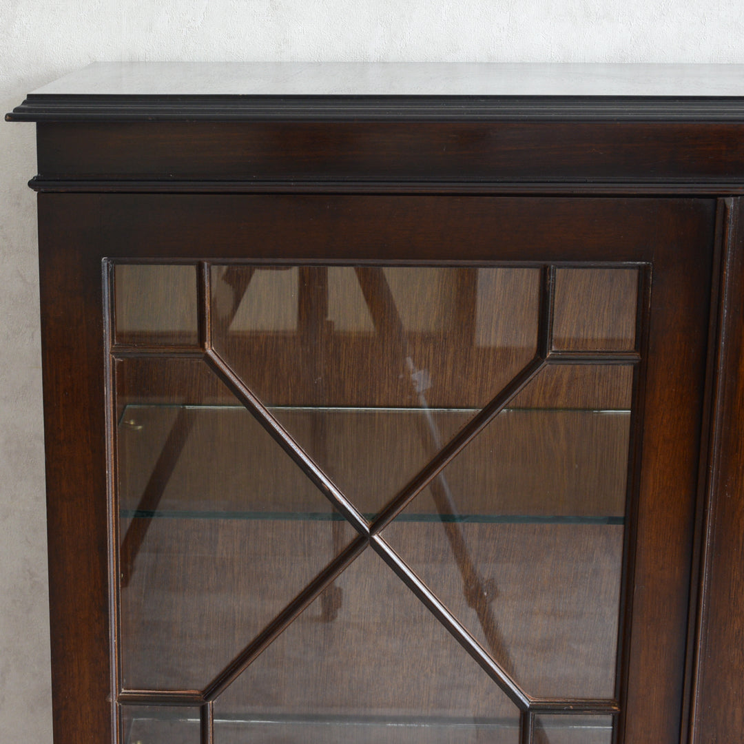 イギリス クラシック   シノワズリ ガラスキャビネット 06