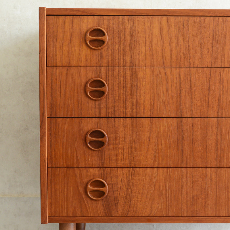 デンマーク ヴィンテージ  チーク4段チェスト 5-33　