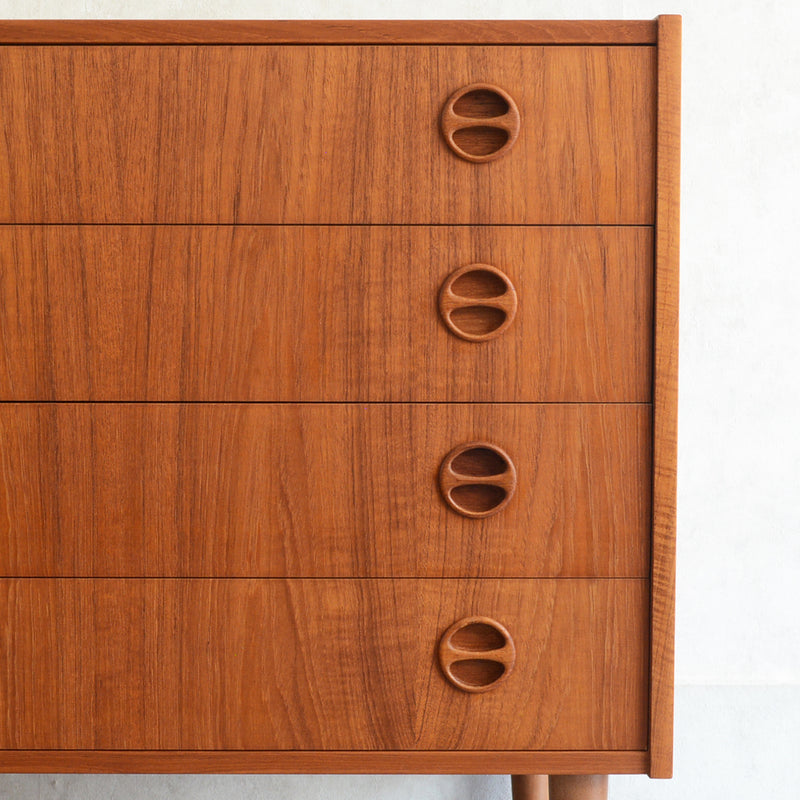 デンマーク ヴィンテージ  チーク4段チェスト 5-33　