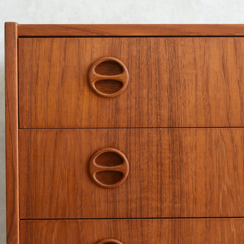 デンマーク ヴィンテージ  チーク4段チェスト 5-33　