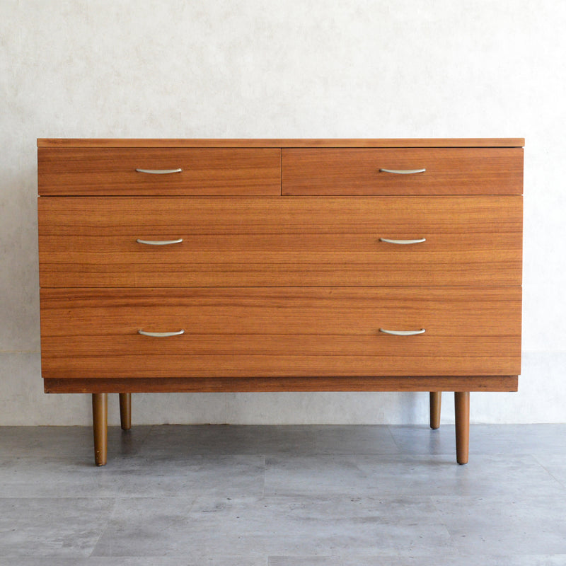 イギリスヴィンテージ　STAG スタッグ　３段チェスト 19