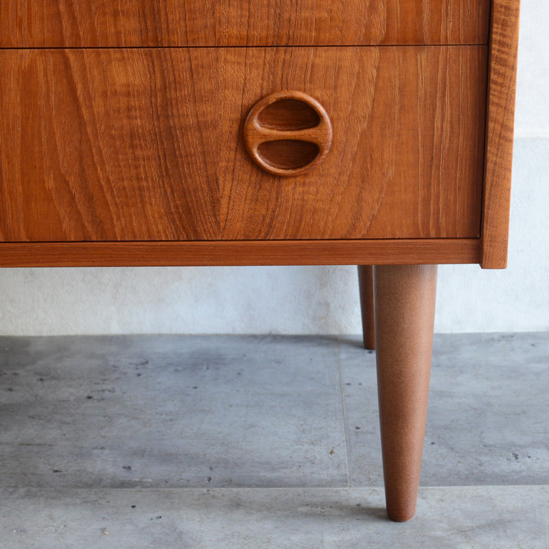 デンマーク ヴィンテージ  チーク4段チェスト 5-33　