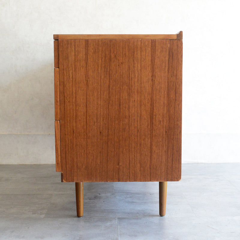 イギリスヴィンテージ　STAG スタッグ　３段チェスト 19