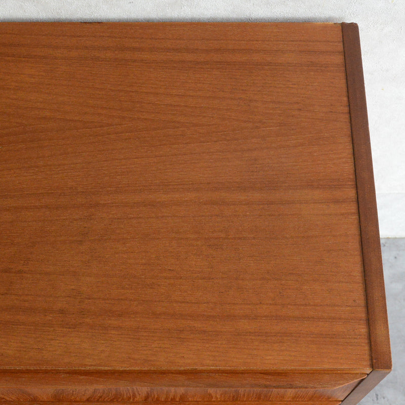 デンマーク ヴィンテージ  チーク３段チェスト8-44