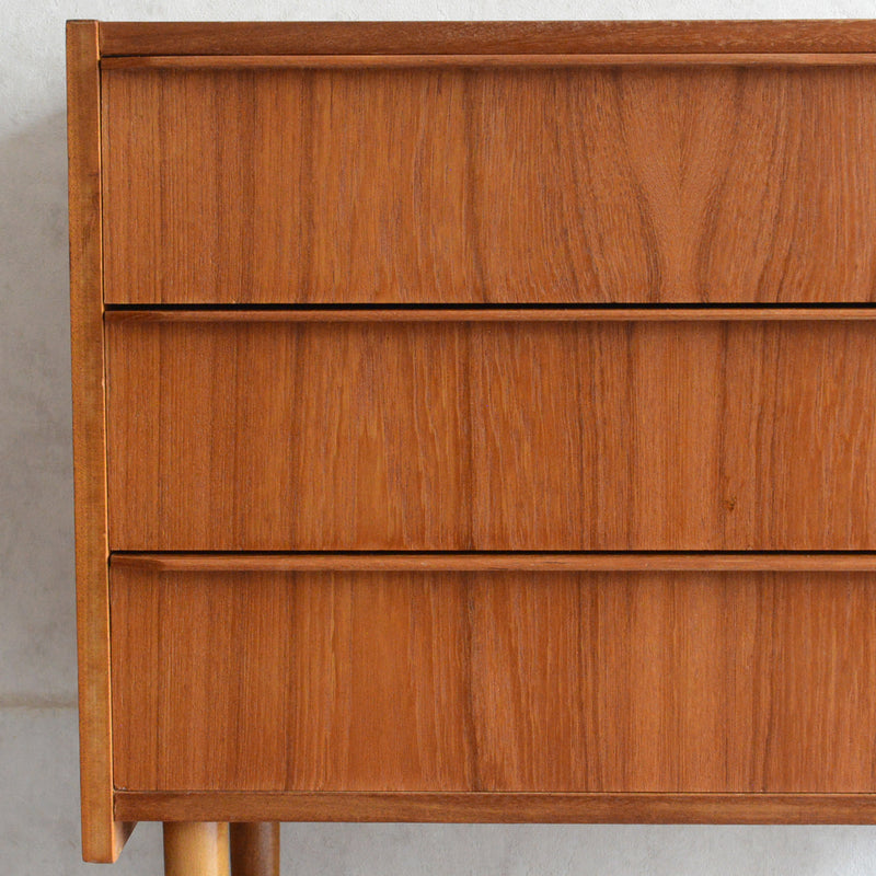 デンマーク ヴィンテージ  チーク３段チェスト8-44