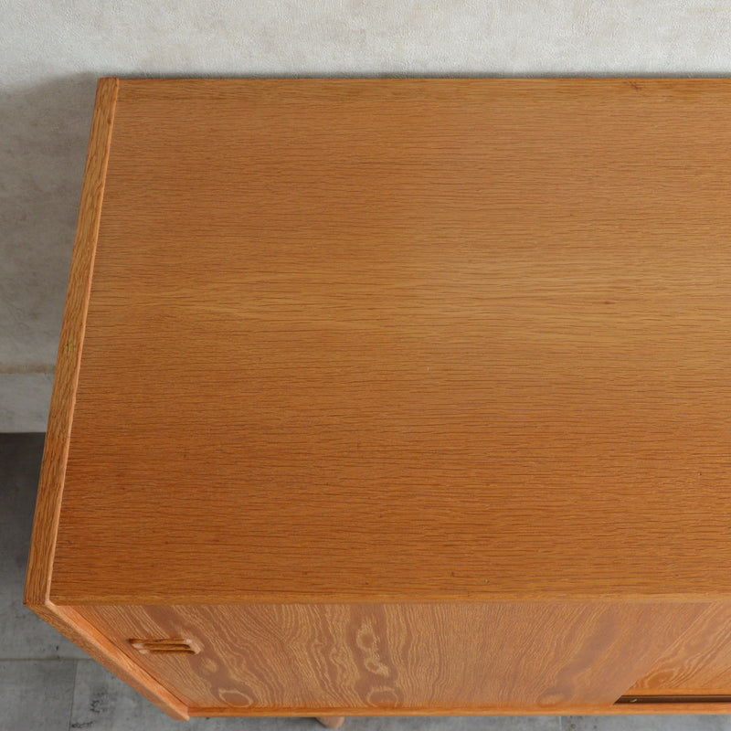 デンマーク ヴィンテージ　オークキャビネット 3-4