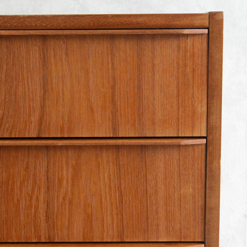 デンマーク ヴィンテージ  チーク３段チェスト8-44