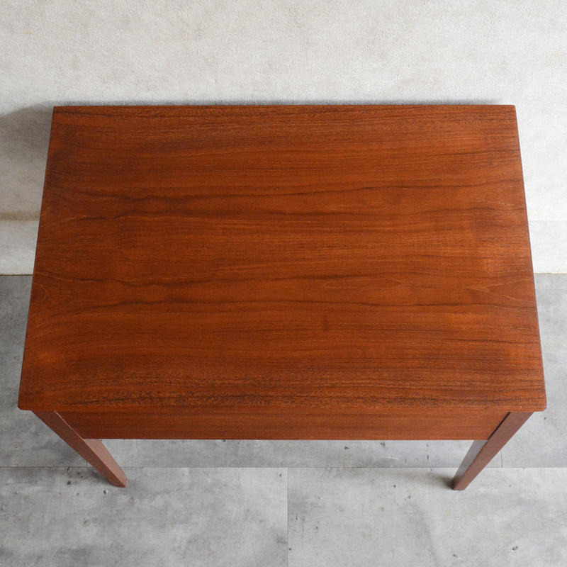 M様見学ご予約商品デンマークヴィンテージ チークソーイングテーブル　P-４