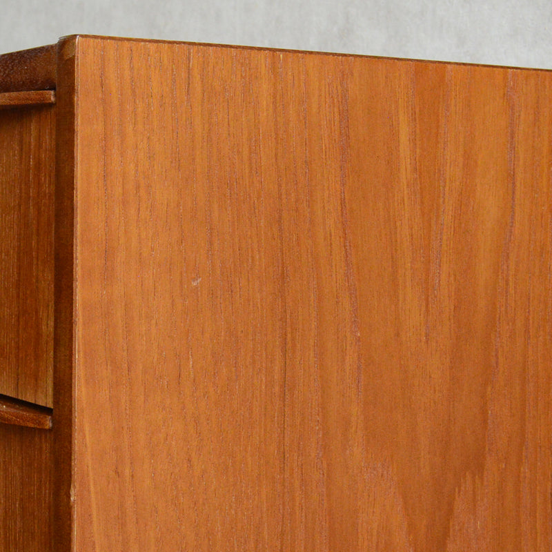 デンマーク ヴィンテージ  チーク３段チェスト8-44