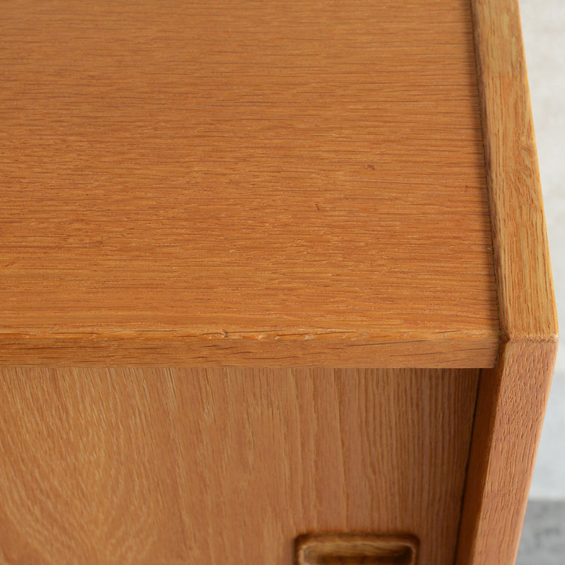 デンマーク ヴィンテージ　オークキャビネット 3-4